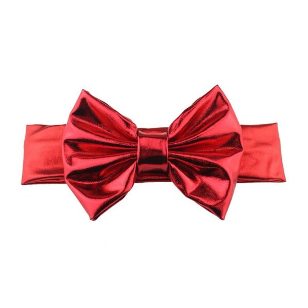 Bandeau bébé fille lamé avec noeud Georgia Le Bandeau Français | Bandeau Cheveux Femme <h3>Transformez la tenue de votre petite princesse avec le bandeau bébé fille lamé à noeud Georgia. Ces reflets métallisés ajoutent une touche pétillante et chatoyante, rendant chaque outfit instantanément magnifique.</h3>
<ul> <li>Fabrication : Fait main</li> <li>Taille : Bébé de 6 à 24 mois, bandeau en taille unique extensible</li> <li>Dimensions : 38 cm de circonférence, noeud environ 11 cm de longueur</li> <li>Composition : Polyester, spandex, microfibre</li> <li>Type : Bandeau bébé fille à noeud.</li>
</ul>