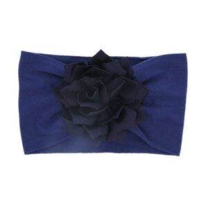 Bandeau Bébé Fille Flavie Le Bandeau Français | Bandeau Cheveux Femme <p>Ajoutez une touche de charmant floral à la tenue de votre petite avec le bandeau bébé Flavie. Conçu pour être doux, extensible et fabriqué à la main, ce bandeau est parfait pour ensoleiller son look.</p>
<h2>Détails du bandeau bébé à fleur</h2>
<ul> <li><strong>Type :</strong> Bandeau pour bébé à fleur.</li> <li><strong>Fabrication :</strong> Fait main.</li> <li><strong>Taille extensible :</strong> 16 cm x 8.5 cm</li> <li><strong>Composition :</strong> Nylon.</li> <li><span><strong>Disponible en 6 variantes :</strong> Blanc, rose clair, rose, mauve, gris souris et bleu marine.</span></li>
</ul>