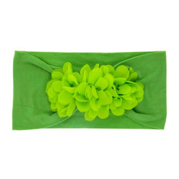 Bandeau Bébé Fille Lalie Le Bandeau Français | Bandeau Cheveux Femme <p>Apportez une touche de charme à la coiffure de votre petite princesse avec le bandeau bébé Lalie. Doté d'une double fleur centrée, ce charmant accessoire est disponible en plusieurs coloris pour s'adapter à tous les looks.</p>
<h2>Détails du bandeau bébé à fleur Lalie</h2>
<ul> <li><strong>Type :</strong> Bandeau pour bébé fille à double fleur.</li> <li><strong>Taille :</strong> 16 cm Longueur x 8.5 cm Largeur.</li> <li><strong>Composition :</strong> Nylon.</li> <li><strong>Disponible en 6 couleurs :</strong> Mauve, rose poudre, pêche, blanc, gris souris et vert.</li>
</ul>