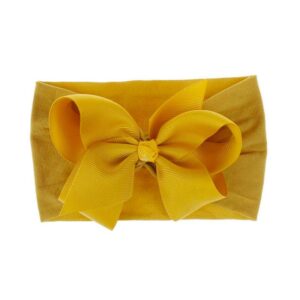 Bandeau Bébé Fille Tiphaine Le Bandeau Français | Bandeau Cheveux Femme <p>Ajoutez une touche de charme à la tenue de votre petite princesse avec notre bandeau bébé à noeud Tiphaine. Un ravissant nœud en ruban central en ton sur ton donne un air raffiné et élaboré, parfait pour toutes les occasions spéciales. Disponible en 10 coloris tendances.</p> <h2>Détails du bandeau bébé avec noeud Tiphaine</h2>
<ul> <li><strong>Type :</strong> Bandeau pour bébé fille à gros noeud.</li> <li><strong>Bandeau extensible :</strong> 16 cm de longueur (environ 32 cm de diamètre) x 9 cm de largeur. Le noeud mesure 10 cm de long.</li> <li><strong>Taille :</strong> De 0 à 5 ans.</li> <li><strong>Composition :</strong> Nylon.</li> <li><strong>Disponible en 10 couleurs :</strong> Gris souris, rose poudre, vieux rose, rose, rouge, mauve, ocre, blanc, jaune clair et bleu ciel.</li>
</ul>