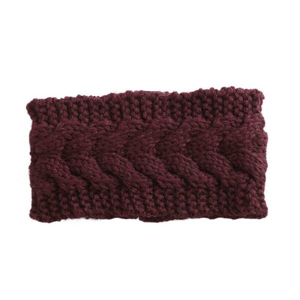 Bandeau cheveux en laine tressée Gina Le Bandeau Français | Bandeau Cheveux Femme <h3>Protégez votre tête et vos oreilles du froid avec le bandeau en laine tressée Gina.</h3>
<p>Ideal pour les jeunes professionnels, ce bandeau en laine mérinos et coton organique offre une protection chaleureuse et un look sophistiqué. Tricoté main, il mesure 19 cm de longueur et 10.5 cm de hauteur, parfait pour ajouter une touche personnelle à votre tenue de travail.</p>
<ul> <li>Fabrication : Tricoté main</li> <li>Taille : Bandeau Gina en taille unique</li> <li>Dimensions : 19 cm longueur x 10.5 cm hauteur</li> <li>Composition : Laine mérinos, coton organique</li> <li>Type : Bandeau cheveux hiver femme</li>
</ul>