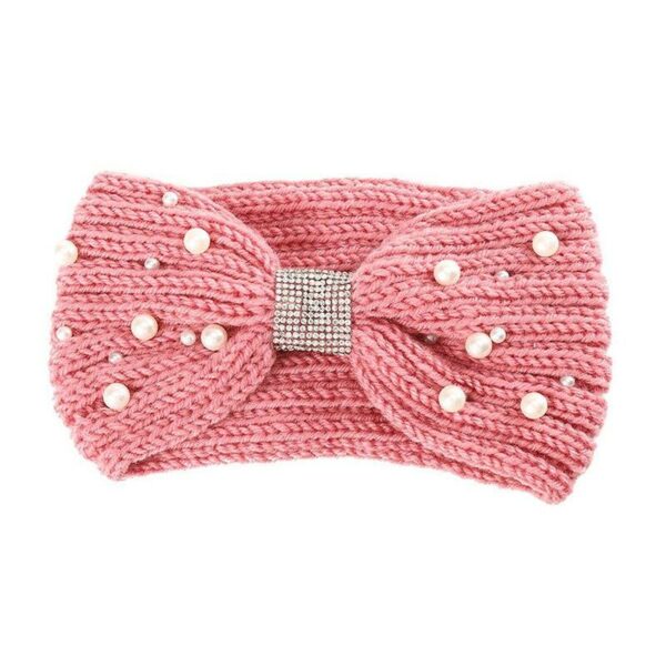 Bandeau cheveux en laine et perles modèle Isis Le Bandeau Français | Bandeau Cheveux Femme <h3>Ajoutez une touche de sophistication à votre look avec notre bandeau cheveux en laine et perles. Ce modèle unique, parsemé de perles et conçu en forme de papillon, complétera à la perfection n'importe quelle tenue.</h3>
<ul> <li>Fabrication : Fait main</li> <li>Taille : Bandeau en laine tricoté en taille unique</li> <li>Composition : Laine mérinos, acrylique, perles et strass</li> <li>Type : Bandeau cheveux femme en laine</li>
</ul>