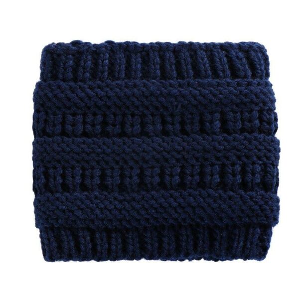 Bandeau cheveux large en laine Danica Le Bandeau Français | Bandeau Cheveux Femme <h3>Découvrez le bandeau cheveux large en laine, parfait pour les jeunes professionnels ! Tricoté à la main, il offre chaleur et confort tout en ajoutant une touche de style à votre tenue de travail.</h3>
<ul> <li>Fabrication : Tricoté main</li> <li>Taille : Unique, adaptable à toutes les têtes</li> <li>Dimensions : 20 cm de longueur x 17 cm de hauteur</li> <li>Composition : Laine acrylique durable et douce</li> <li>Type : Bandeau cheveux hiver femme idéal pour le bureau</li>
</ul>