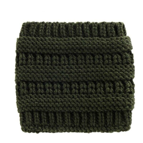Bandeau cheveux large en laine Danica Le Bandeau Français | Bandeau Cheveux Femme <h3>Découvrez le bandeau cheveux large en laine, parfait pour les jeunes professionnels ! Tricoté à la main, il offre chaleur et confort tout en ajoutant une touche de style à votre tenue de travail.</h3>
<ul> <li>Fabrication : Tricoté main</li> <li>Taille : Unique, adaptable à toutes les têtes</li> <li>Dimensions : 20 cm de longueur x 17 cm de hauteur</li> <li>Composition : Laine acrylique durable et douce</li> <li>Type : Bandeau cheveux hiver femme idéal pour le bureau</li>
</ul>