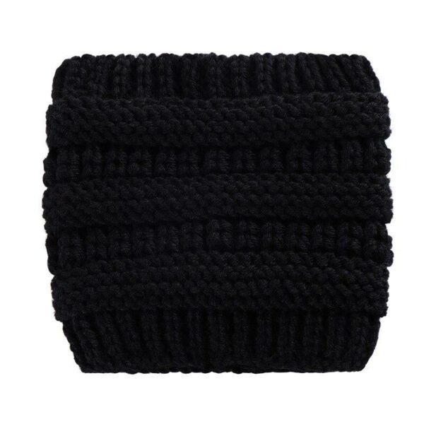 Bandeau cheveux large en laine Danica Le Bandeau Français | Bandeau Cheveux Femme <h3>Découvrez le bandeau cheveux large en laine, parfait pour les jeunes professionnels ! Tricoté à la main, il offre chaleur et confort tout en ajoutant une touche de style à votre tenue de travail.</h3>
<ul> <li>Fabrication : Tricoté main</li> <li>Taille : Unique, adaptable à toutes les têtes</li> <li>Dimensions : 20 cm de longueur x 17 cm de hauteur</li> <li>Composition : Laine acrylique durable et douce</li> <li>Type : Bandeau cheveux hiver femme idéal pour le bureau</li>
</ul>