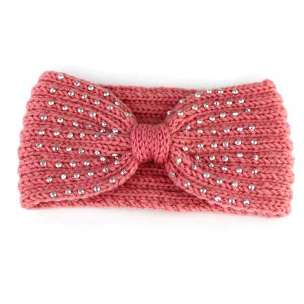 Bandeau cheveux en maille et perles modèle Gabriela Le Bandeau Français | Bandeau Cheveux Femme <h3>Transformez votre look avec le bandeau cheveux, où l'élégance meets la sophistication. Ce bandeau en maille et perles argentées ajoute une touche de glamour à toute coiffure, tout en offrant un confort et un maintien impeccable grâce à sa composition en laine mérinos extensible.</h3> <p>Ideal pour ceux qui cherchent à ajouter une note de chic à leur tenue quotidienne ou pour une occasion spéciale, ce bandeau fait main est non seulement beau mais aussi pratique.</p> <ul> <li>Fabrication : Fait main</li> <li>Taille : Bandeau en taille unique</li> <li>Composition : Laine mérinos, polyester, spandex</li> <li>Type : Bandeau cheveux femme</li>
</ul>