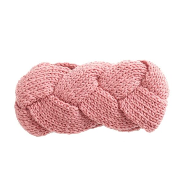 Bandeau cheveux en laine tressée Jana Le Bandeau Français | Bandeau Cheveux Femme <h3>Protégez vos oreilles du froid hivernal avec le bandeau cheveux en laine tressée Jana. Ce bandeau, fabriqué à la main avec des fils de laine épais, offre une chaleur confortable et un style unique.</h3>
<ul> <li>Fabrication : Fait main</li> <li>Taille : Bandeau Jana en taille unique</li> <li>Dimensions : 21 cm longueur x 10 cm hauteur</li> <li>Composition : Laine mérinos, polyester, coton organique</li> <li>Type : Bandeau cheveux femme</li>
</ul>