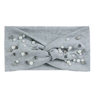 Bandeau cheveux torsadé en perles et cristaux modèle Keya Le Bandeau Français | Bandeau Cheveux Femme <h3>Transformez votre look avec le bandeau cheveux torsadé en perles et cristaux.</h3>
<p>Ce bandeau, conçu avec soin et orné de perles délicates et de cristaux, ajoute une touche de sophistication à toutes vos tenues. Agréable à porter en toutes circonstances, sa fabrication en coton extensible et polyester garantit maintien et confort.</p>
<ul> <li>Fabrication : Fait main</li> <li>Taille : Bandeau en taille unique</li> <li>Composition : Coton, polyester, spandex, perles en acrylique et cristaux.</li> <li>Type : Bandeau cheveux torsadé pour femme.</li>
</ul>