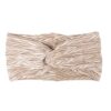 Bandeau cheveux torsadé en velours plissé modèle Indira Le Bandeau Français | Bandeau Cheveux Femme <h3>Transformez votre look avec le bandeau cheveux torsadé en perles et cristaux.</h3>
<p>Ce bandeau, conçu avec soin et orné de perles délicates et de cristaux, ajoute une touche de sophistication à toutes vos tenues. Agréable à porter en toutes circonstances, sa fabrication en coton extensible et polyester garantit maintien et confort.</p>
<ul> <li>Fabrication : Fait main</li> <li>Taille : Bandeau en taille unique</li> <li>Composition : Coton, polyester, spandex, perles en acrylique et cristaux.</li> <li>Type : Bandeau cheveux torsadé pour femme.</li>
</ul>